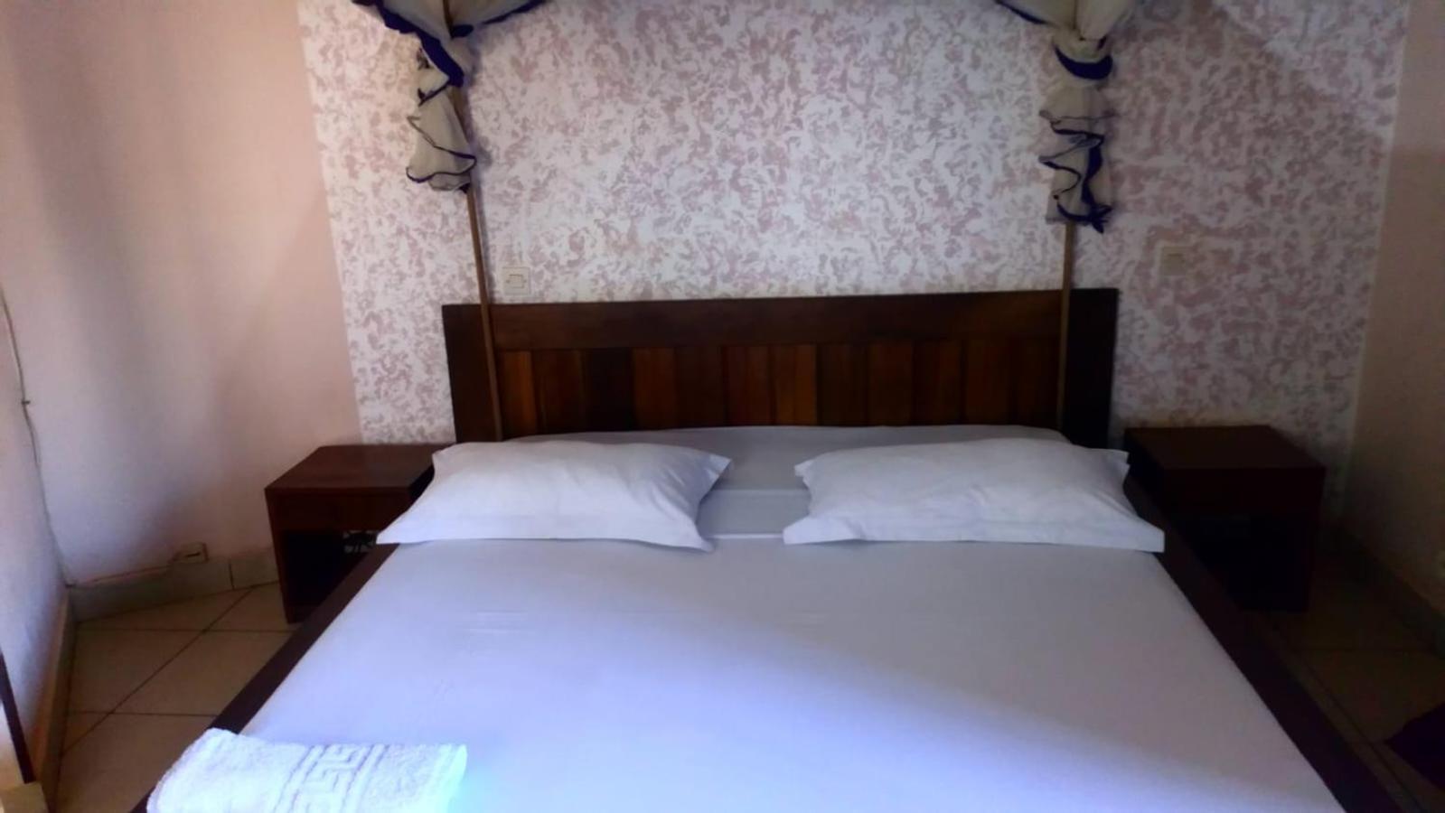 Central Hotel Antsiranana Екстериор снимка