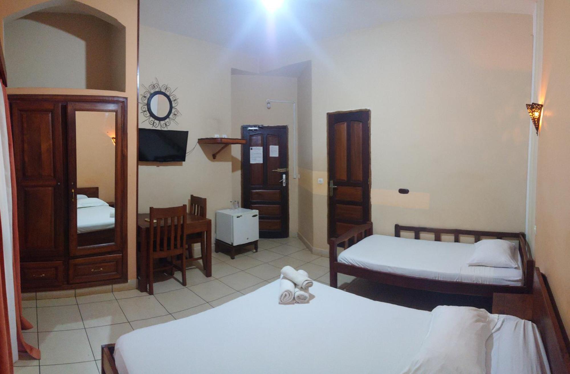 Central Hotel Antsiranana Екстериор снимка