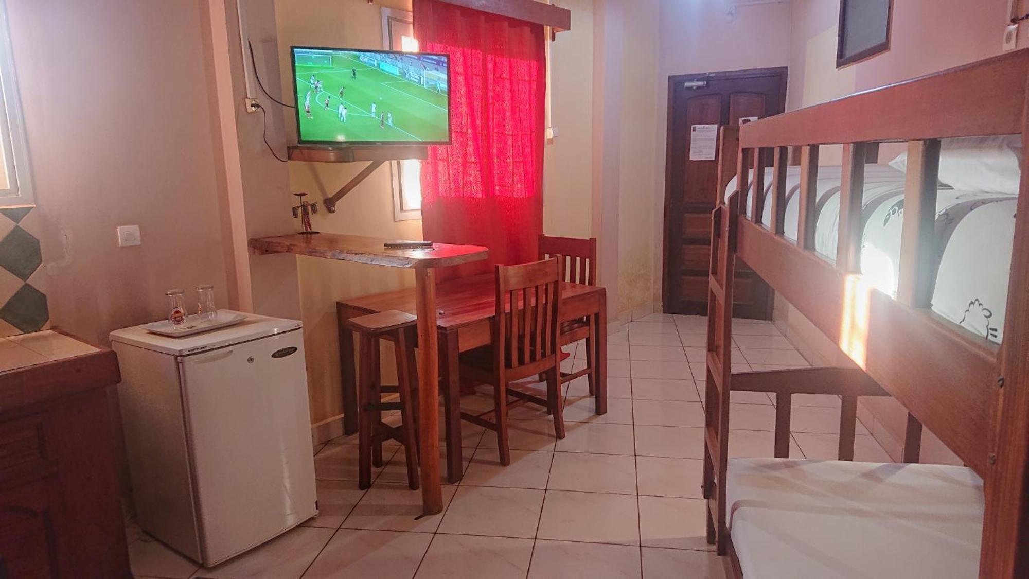 Central Hotel Antsiranana Екстериор снимка