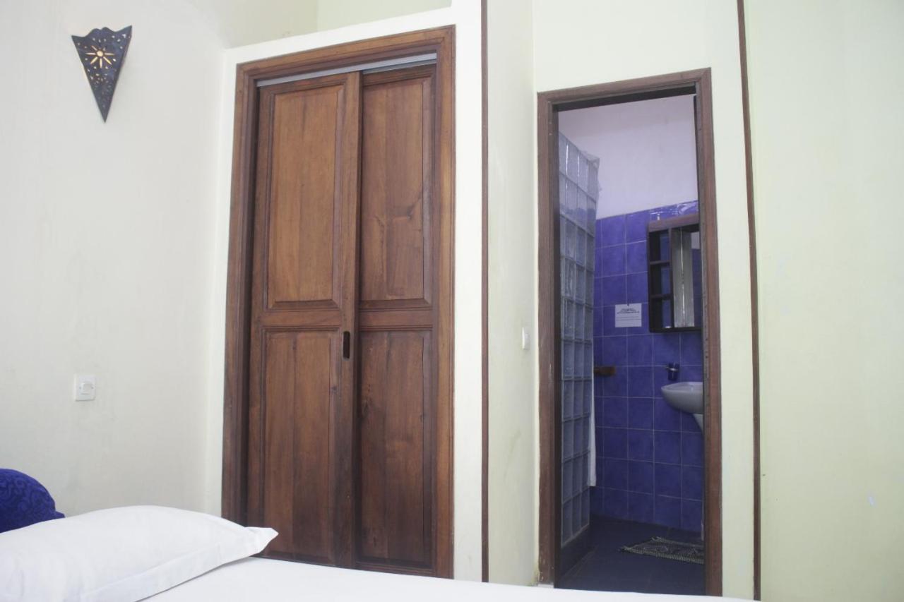 Central Hotel Antsiranana Стая снимка