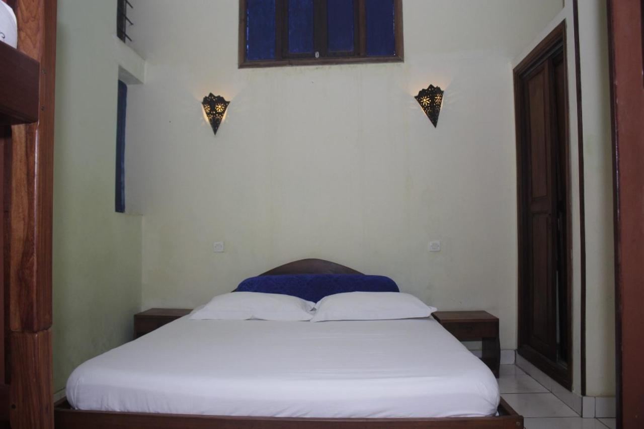 Central Hotel Antsiranana Стая снимка