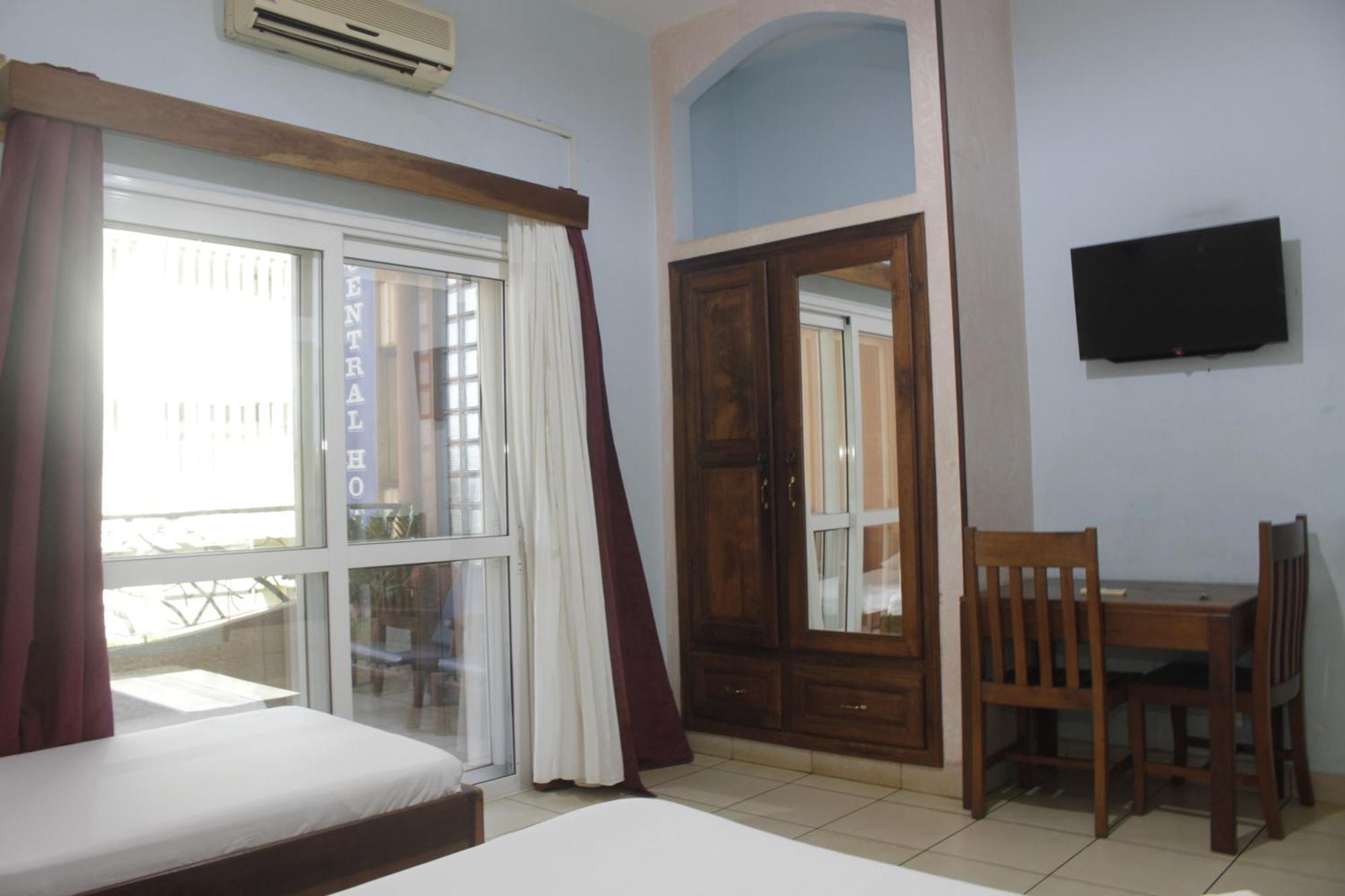 Central Hotel Antsiranana Екстериор снимка